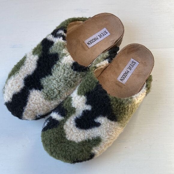 Steve Madden Green and Black Camo Mules - Picture 10 of 10